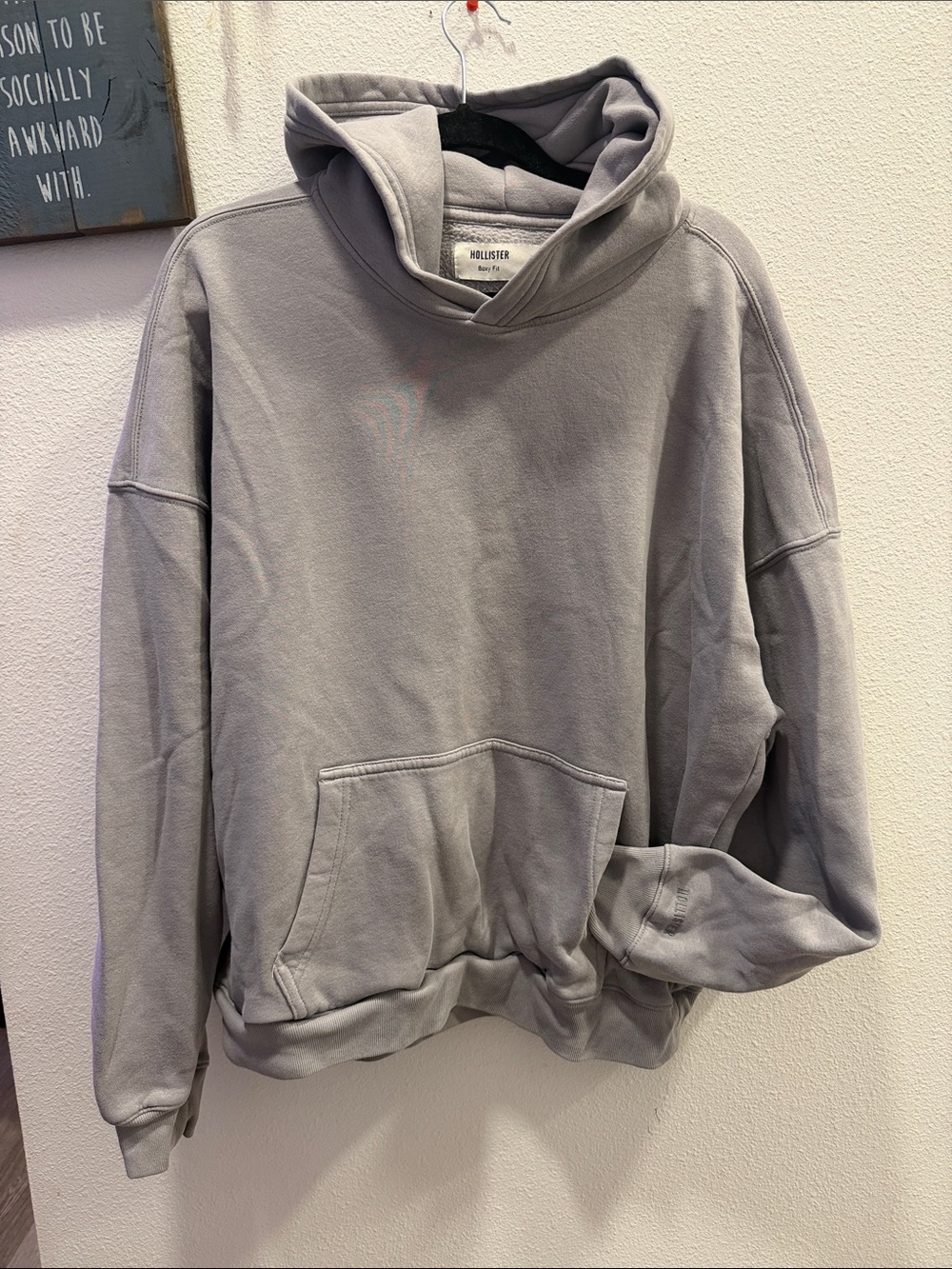 Hollister Men's Light Gray Cozy Pullover Hoodie